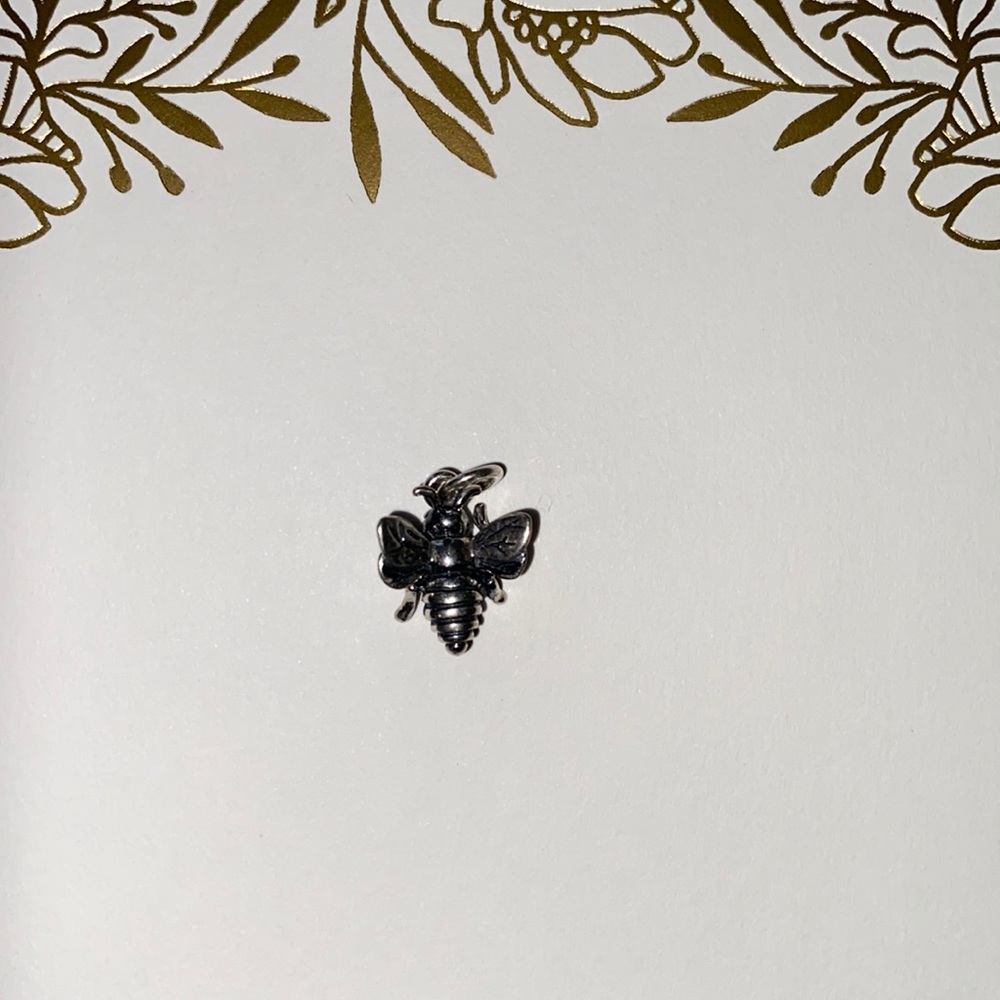 cute bee charm!